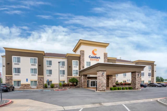 Comfort Suites