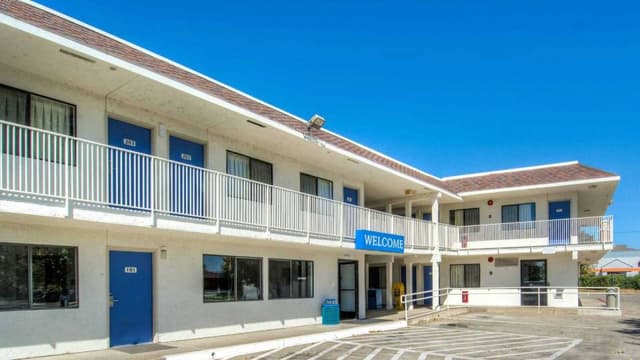 Motel 6